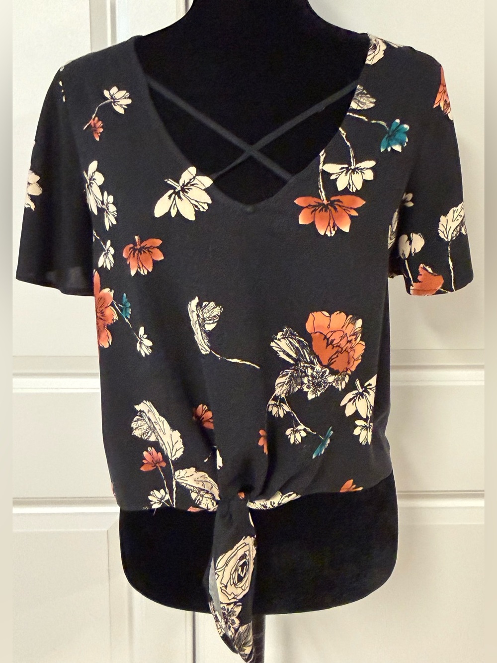 Mudd Floral Tie Front Crop Top